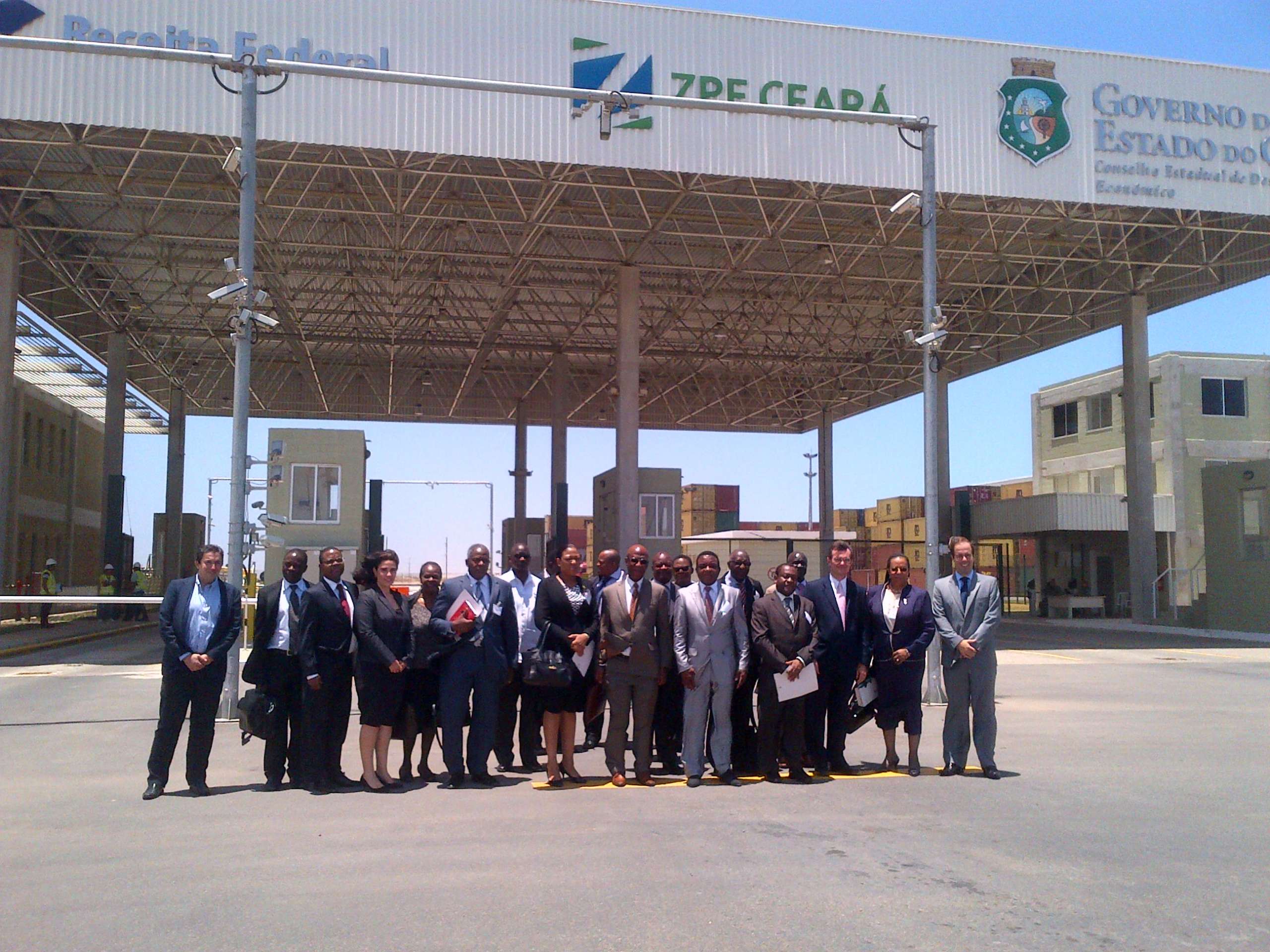 Comitiva de embaixadores na África Austral visitam a ZPE do Ceará