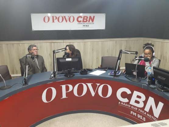 Foto referente a participação do Presidente da ZPE CEARÁ no Programa da Rádio O POVO CBN.